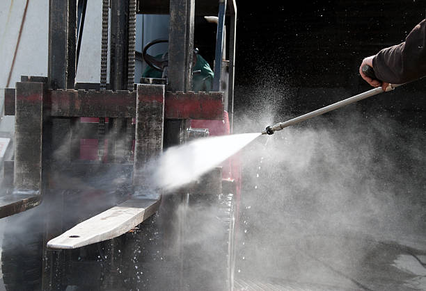 Best Driveway Pressure Washing  in Deephaven, MN